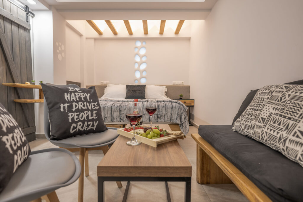 DELUXE DOUBLE SUITE Ημιυπογειο-01