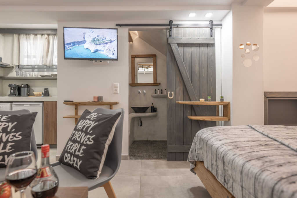 DELUXE DOUBLE SUITE Ημιυπογειο-02