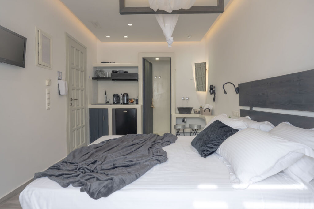 DOUBLE SUITE WITH BALCONY protos orofos (12)