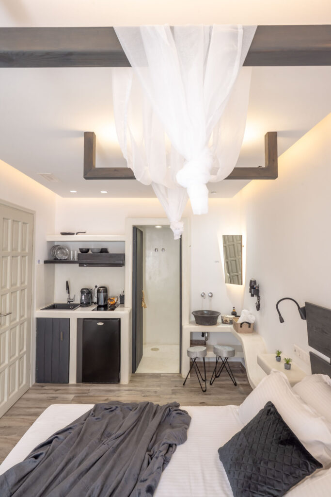 DOUBLE SUITE WITH BALCONY protos orofos (3)